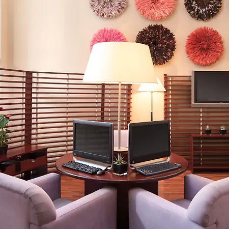 酒店 玛克阿尔巴尼亚酒店