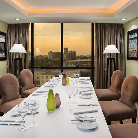 ホテル Mak Albania ティラナ